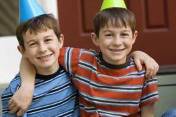 #casting 2 garçons jumeaux d'environ 8 ans pour le tournage de la série TV 