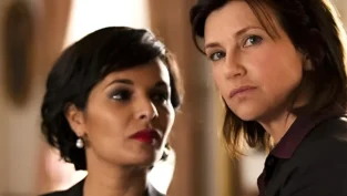 MV5BMTg2OTQ2NDYyOF5BMl5BanBnXkFtZTcwNDA2MTE0NQ@@._V1_QL75_UX820_ (1)